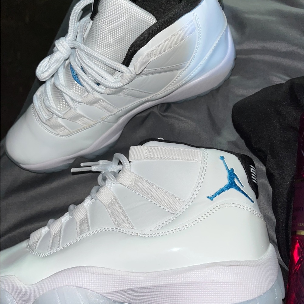 Kids White and Blue Basketball Shoes